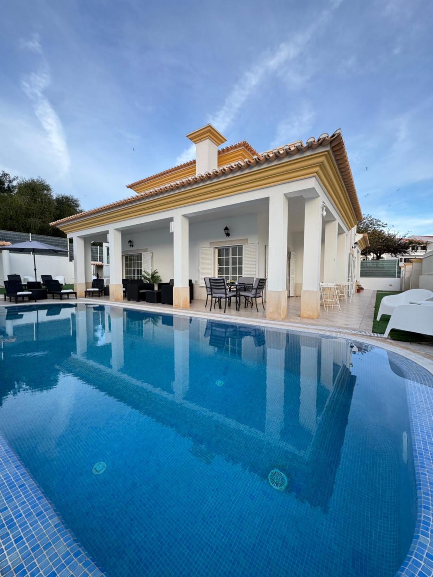 Villa Bonita Guesthouse Albufeira Old Town Εξωτερικό φωτογραφία